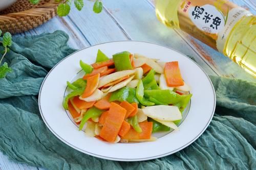 山药别总炖汤，试试这么做，清脆爽口，超级好吃，好吃到停不下来