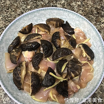 冬菇|冬菇蒸鸡腿肉这样吃，换个口味换种心情