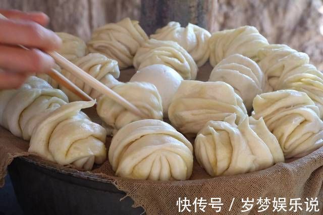好吃|这花卷,出锅就吃了4个,比酵母馒头好吃10倍,做法特别简单!