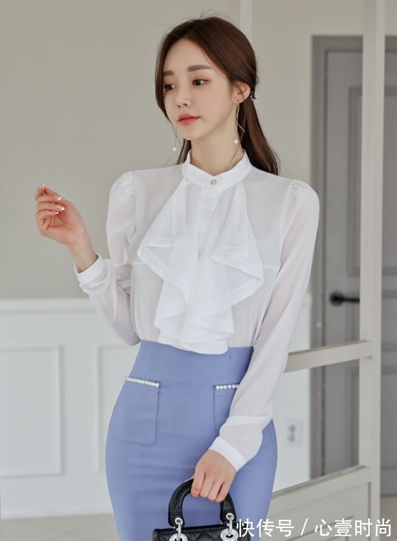 阿拉贡|女神孙允珠的时尚搭配:阿拉贡古堡宫廷靛青雅致衣裙