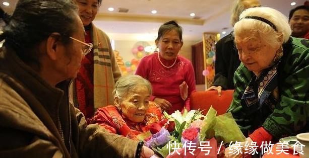 健康状况|百岁老人总结出8大长寿习惯,运动只排第8,第1很多人忽略