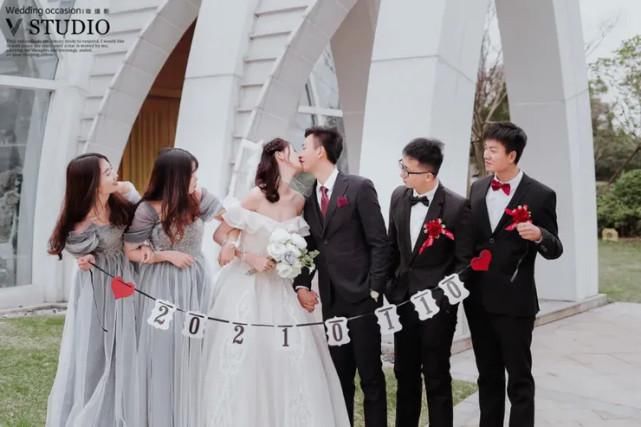 想要婚礼当天拍照自然，就来看看这份指南吧！