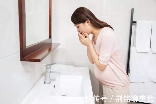 畸形|妻子怀孕丈夫要求邻居关掉wifi,邻居孩子硬核回怼,网友:太刚了