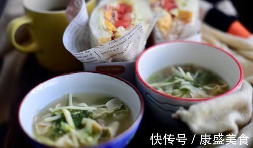 清新爽口、营养满分的早餐三明治，快给孩子来一份吧～