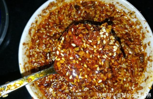 辣椒油好吃有诀窍,学会这个方法,比凉菜店的还好吃!