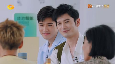 干活|《中餐厅5》宁静被恶剪？干活全程背景板，与黄晓明吵架镜头不对劲