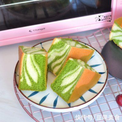 这道斑纹双色蛋糕，一上桌就被哄抢一空