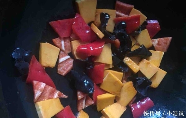 牛肉|“疙瘩汤”最好吃的做法,加上南瓜面,味道鲜美,好吃到不想停