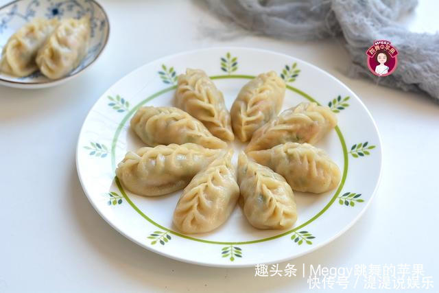 三伏天|三伏天,我给家人做蒸饺,8分钟出锅,柔软香嫩,手抓着吃更过瘾