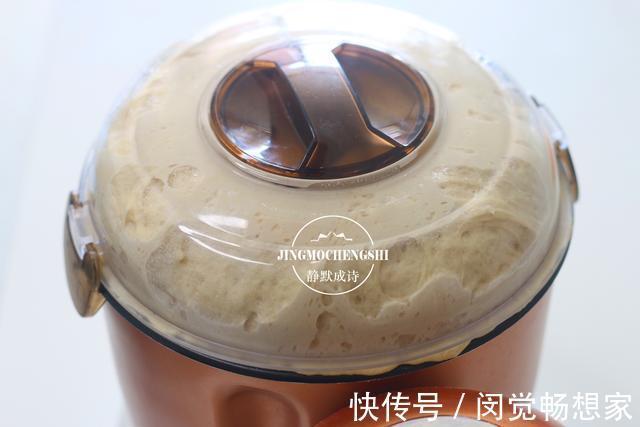 夏天就喜欢蒸开花大馒头,放把红糖和坚果,香甜好吃,家人都爱