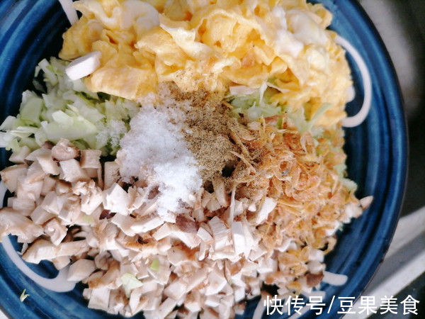 把全家人征服的包菜素馅馅饼，好吃到过分