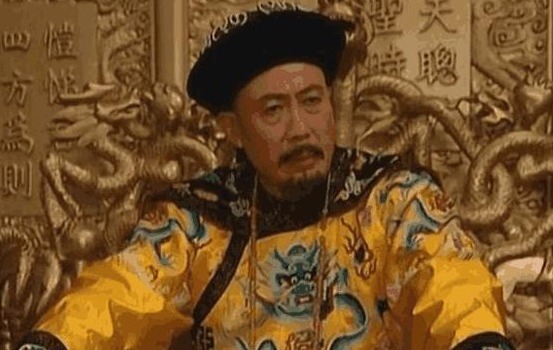  不出|康熙写下一个“墨”字，雍正都对不出下联，小乾隆一答就对了