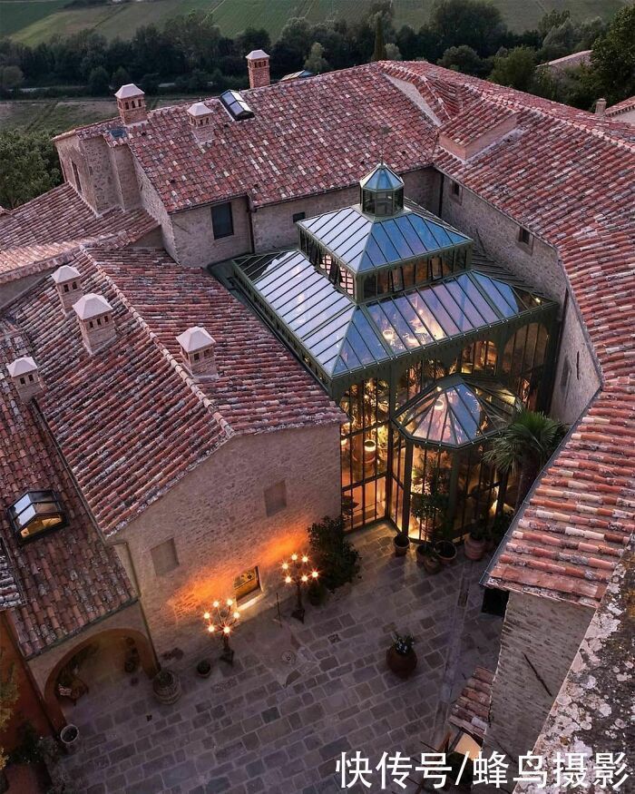 迪斯尼!65个活久未见的设计,一战纪念碑是一家人的“合影”,但缺一个人