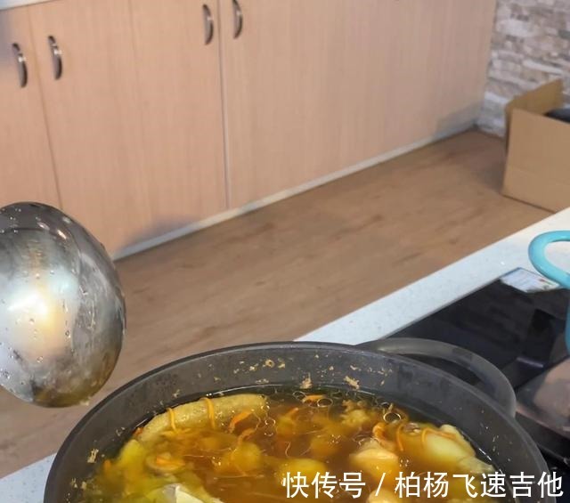 煲汤|大人，小朋友都合适的秋天滋补好汤，鲜美醇香，能安宁心神！