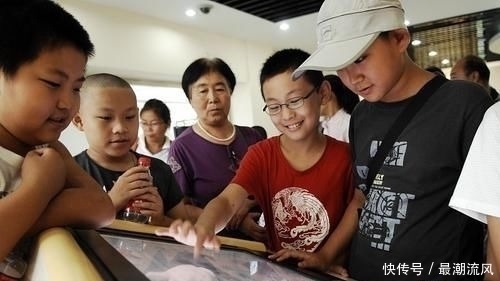 动手能力|老师布置作业让画一条鱼,爷爷神来画手,网友真会玩儿