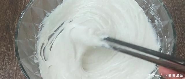 吃法|糯米粉的新吃法，1种做法2种口味，又软又糯还拉丝，8个不够吃