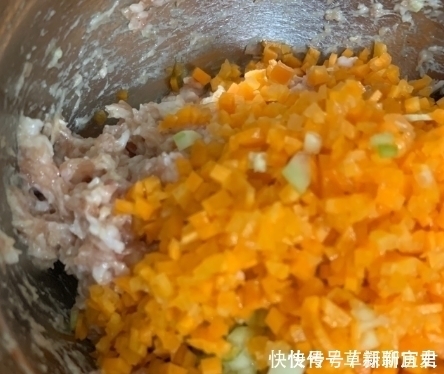 鸡蛋别只会炒,我家就爱这么吃,鲜嫩美味营养多,出锅就被抢光!