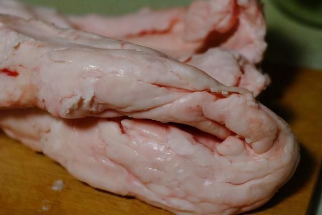 熬猪油时,多放“2个料”,猪油熬好又白又香,没腥味炒菜好吃