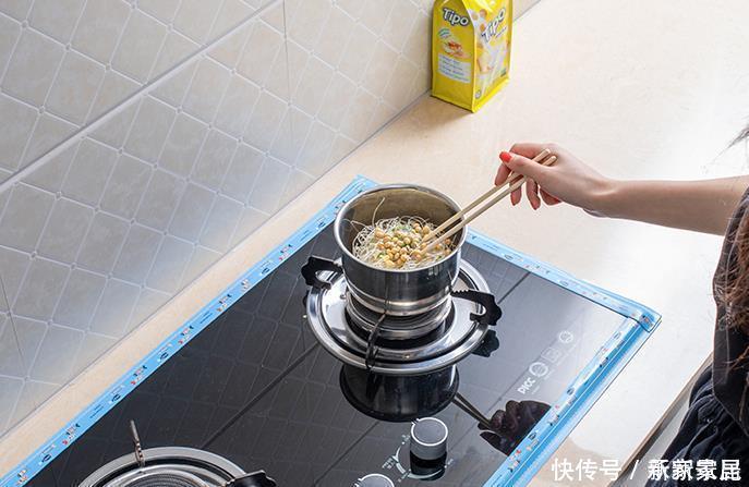 啫喱|马桶和洗脸池周边的玻璃胶发霉发黑教你几招，缝隙干净如新