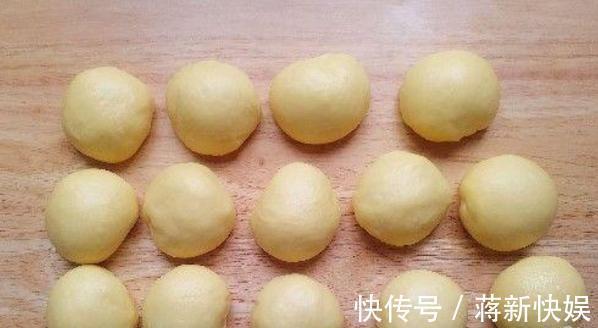 小面包不要到外面买啦!8个步骤教会你怎么做,完全不输给外面