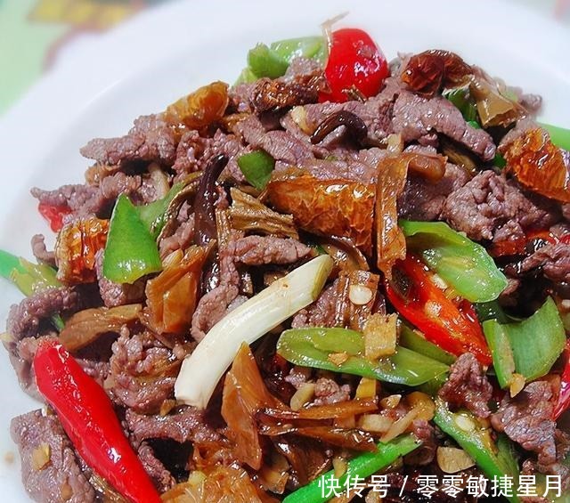 炒炒|茶油白椒牛肉 牛肉和它搭配,又嫩又入味,随便炒炒都好吃!