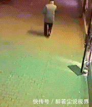 孩子|这是谁家的孩子?太会抢镜了!