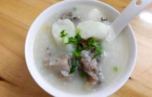  湿气是“百病之源”, 冬季多吃这几种食物, 排出多年湿毒更健康