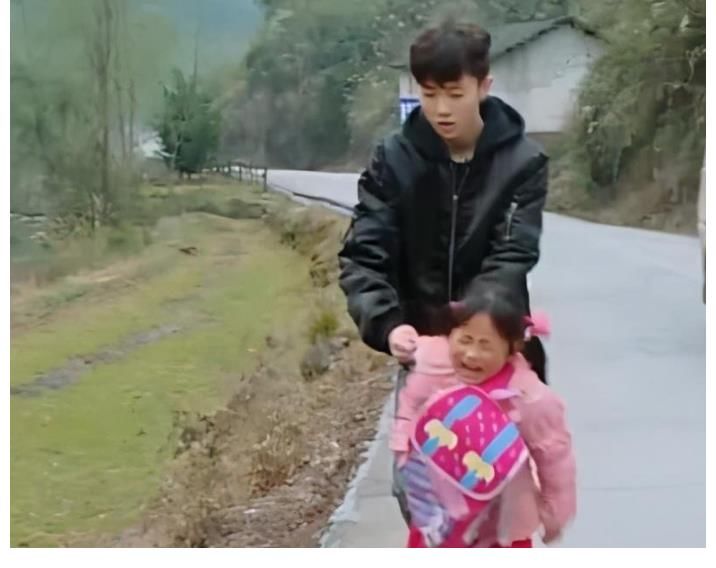 張迪|誰還記得《變形計》的陳新穎？他當(dāng)網(wǎng)紅了，現(xiàn)在變成了這樣