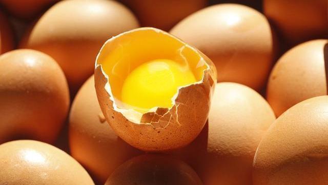 血管健康|女人50岁后,容易发生骨质疏松,吃4物,做2事,美容养颜又补钙