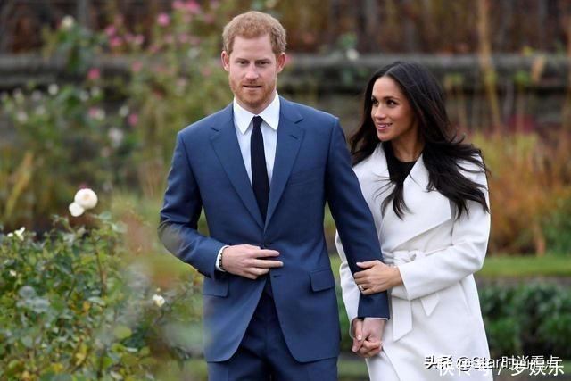 梅根包裹严实现身!脱离王室一年狂赚20亿,戴钻戒成富婆