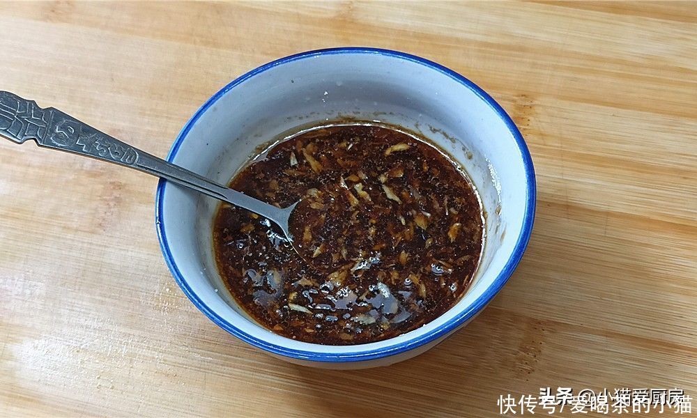 大蒜|茄子别再炒着吃了,试试这道手撕茄子,既开胃又解馋,好吃又下饭