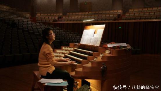 世界上最长的歌曲,在德国废弃小教堂演奏,要花639年才能听完