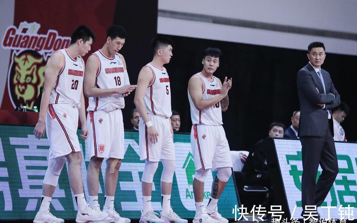 广东队|杜锋拒绝任人唯亲!全新男篮浮出水面:6出6进,“嫡系”遭放弃