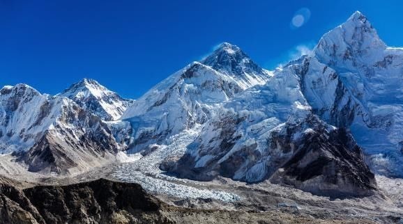 亚洲“海拔最高”隧道，建在海拔近4千米的地方，夏天都能看雪景