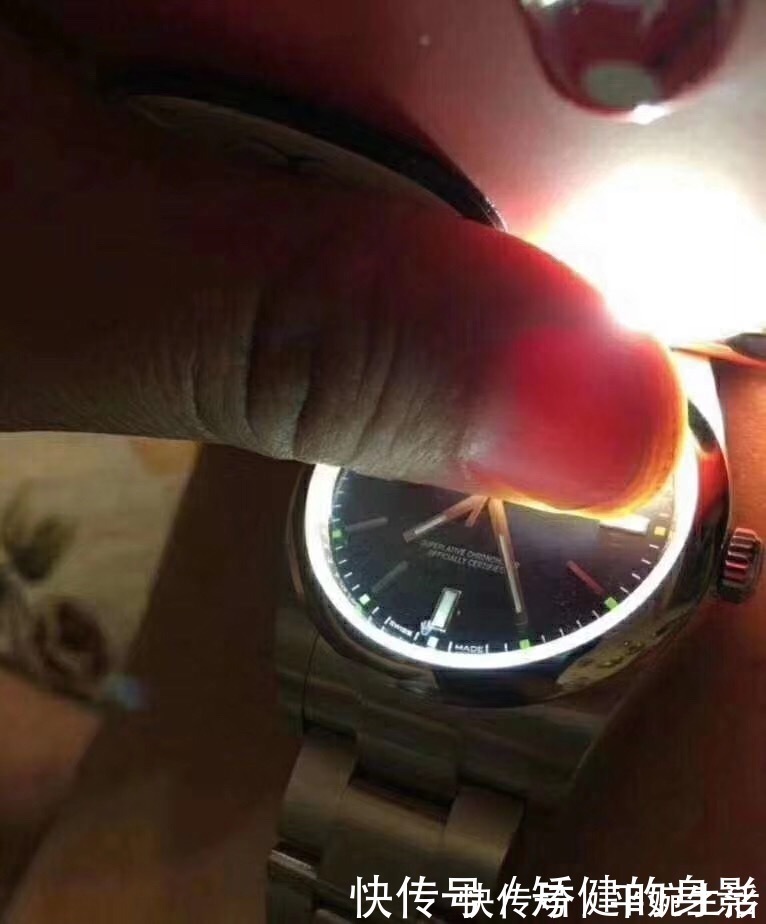 Rolex|劳力士已经成为了一种身份的象征了!品鉴Rolex潜航者绿水鬼腕表