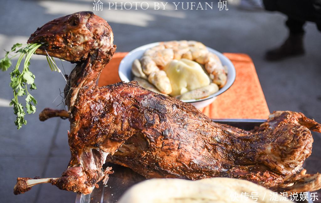 烤全羊|冬游博斯腾湖,维族库尔班大叔家的馕坑肉烤全羊等美食让人难忘