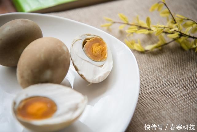 蛋黄|高血脂的人最好不要碰3种食物,多吃一口都是在涨“血脂”,别不当一回事