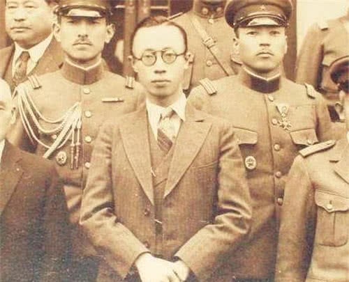 在位|溥仪上一任皇帝不是光绪,而是慈禧选出的他,仅在位3天