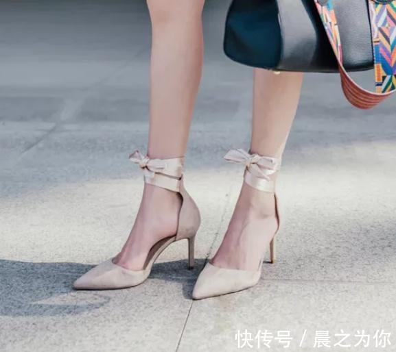 街头摄影 细跟鞋非常有立体感,能够带给更多女人自信!