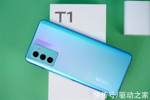 cpu|120Hz高刷+5000大电池 vivo T1电光青图赏