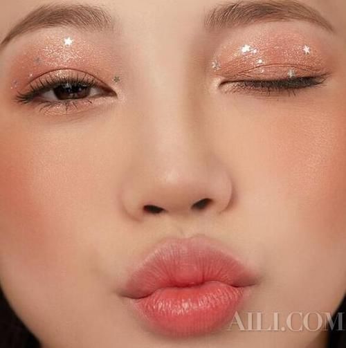 春风吹的嘴唇发干？唇部护理可不能松懈