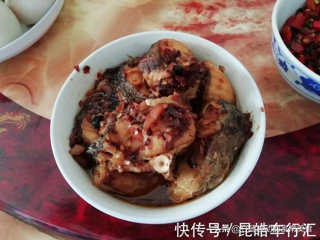 蒜蓉辣椒|孩子过生日,奶奶做了一桌菜,朋友圈火了,网友:我也想过生日了