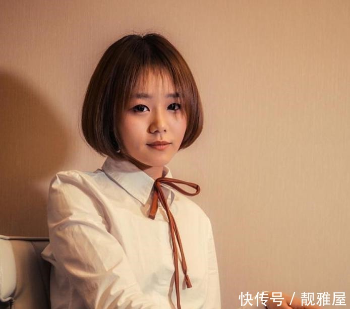 撩人|短发美女长腿配黑丝,性感撩人!