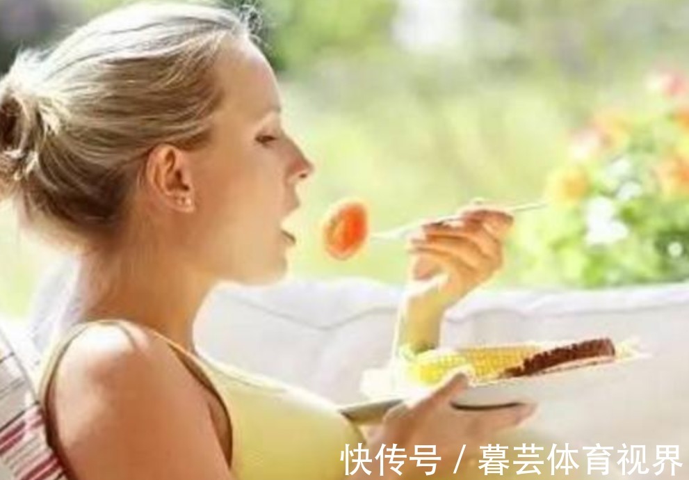 胎儿|女性怀孕期有顿饭要少吃,既让胎儿不舒服,又让其“长肉部长胎”