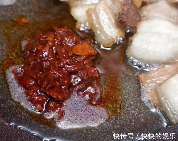 回锅肉,这样做才好吃色泽红亮,肥而不腻