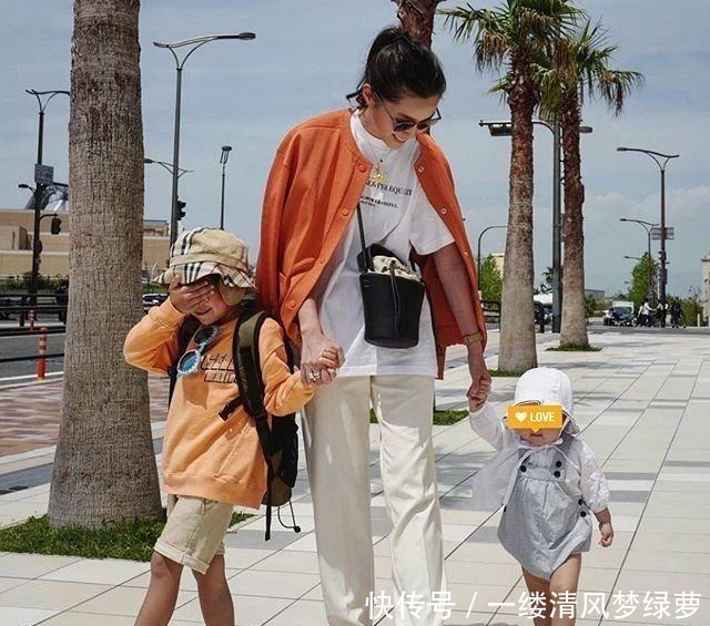 新花样|看了这一位日本主妇穿搭，减龄不重样，把白T恤穿出“新花样”