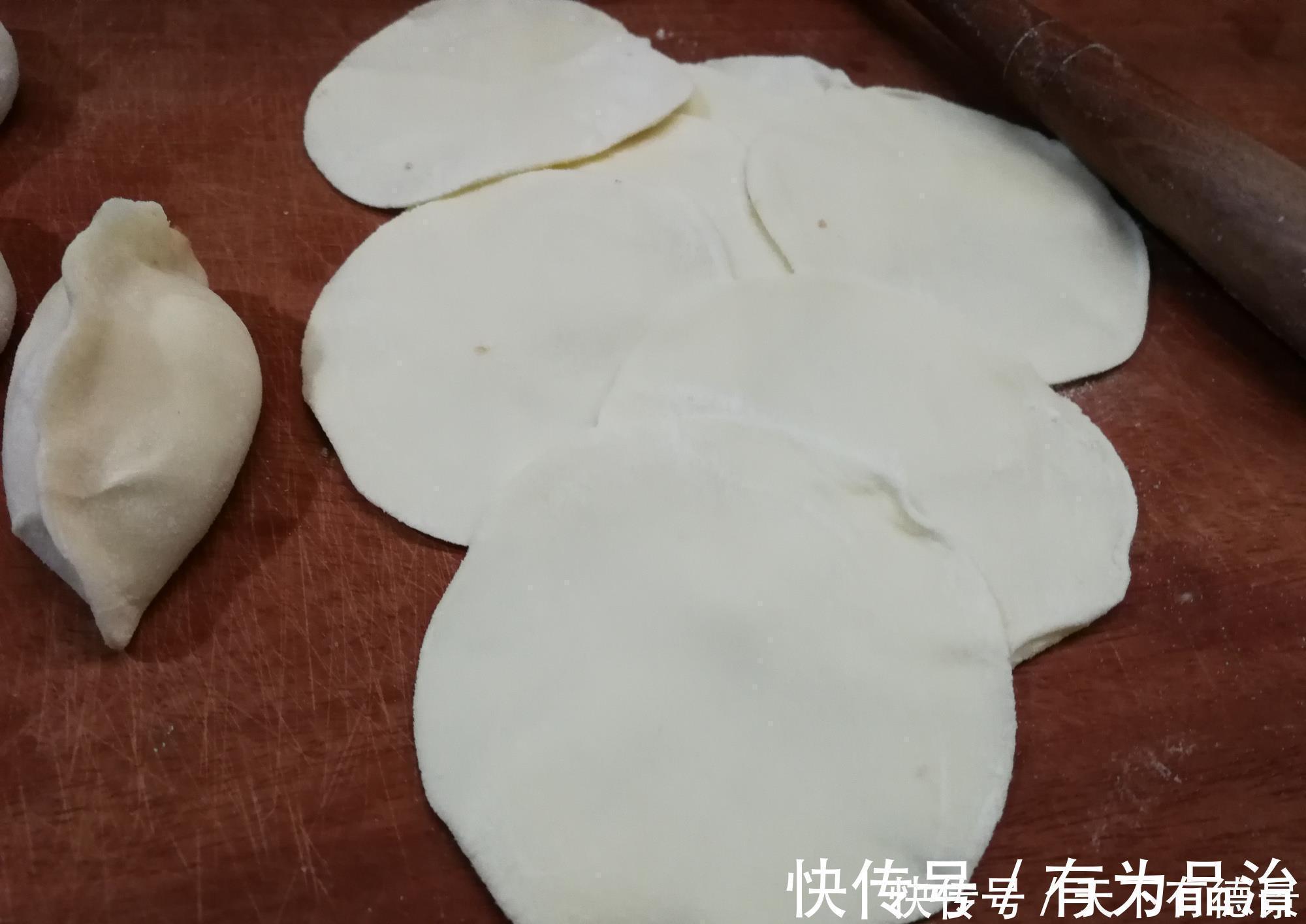 要点|手工饺子不管什么馅，饺子皮是关键，3个要点，饺子好吃不破皮！