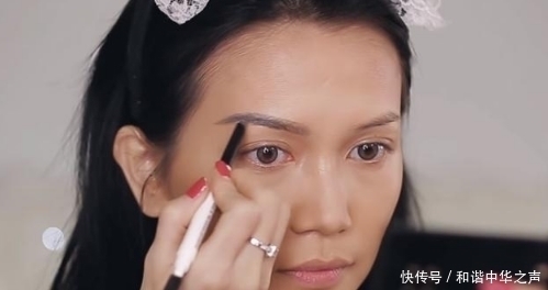 奇闻:女子整容级化妆术,妆前妆后判若两人,网友:确定没换人?