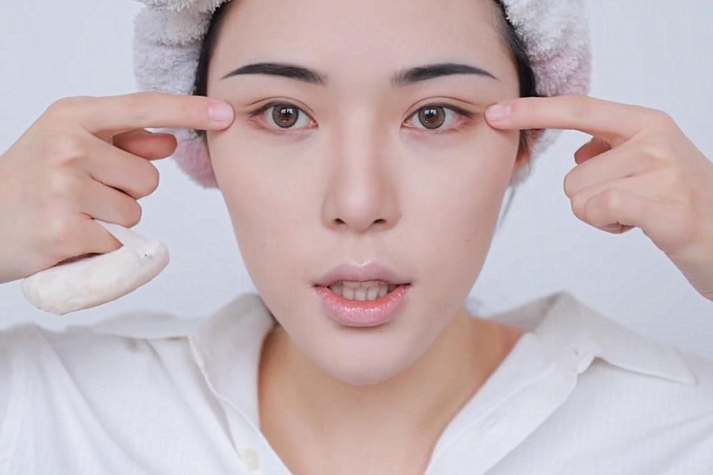 唇妆|美妆大神挑战“白素贞”仿妆,开始眉毛挺到位成品真人版就是你