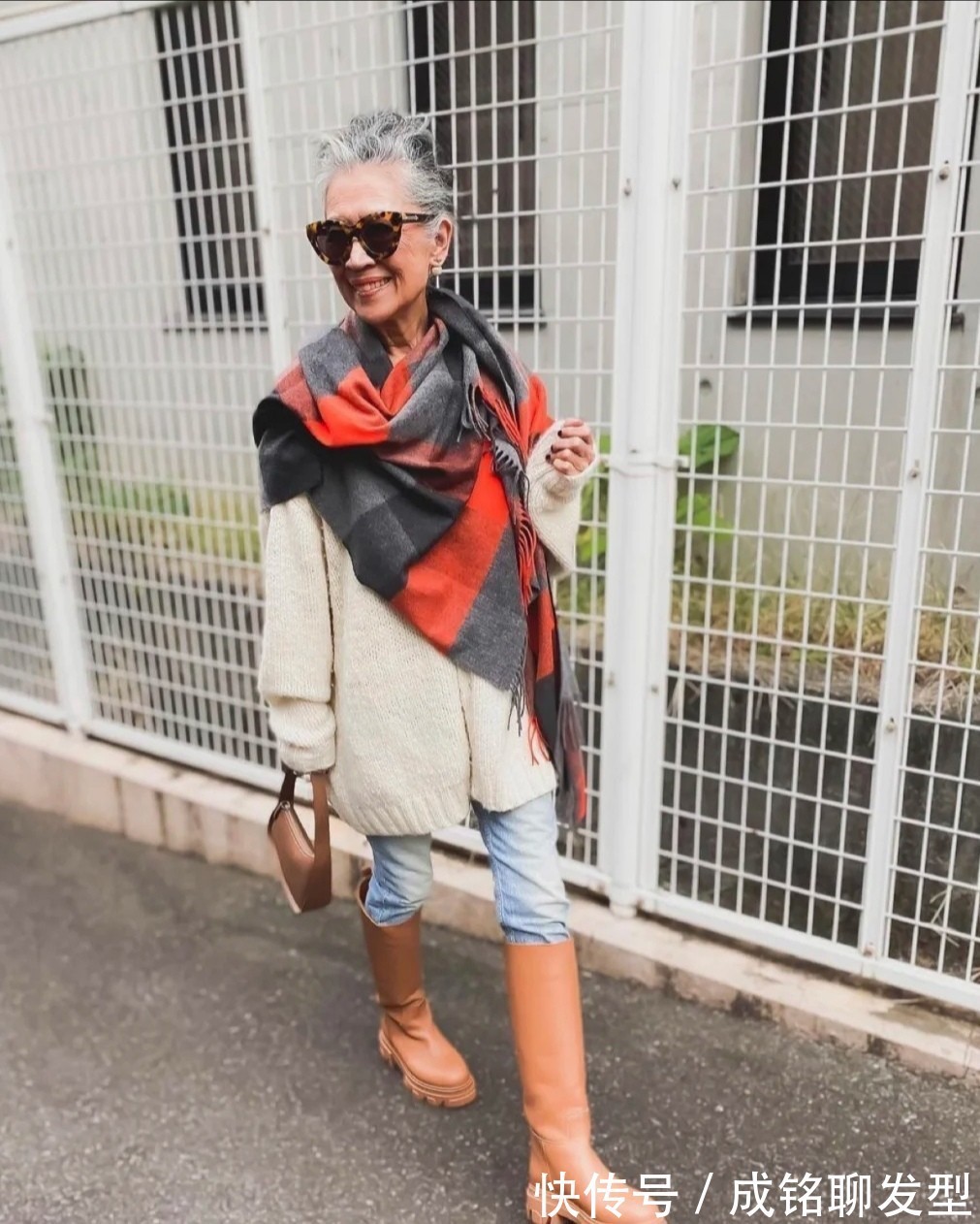 内藤朝美|年龄大不是不打扮的借口,看看这位71岁奶奶的穿搭,又潮又有个性